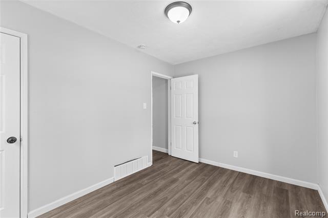 Builiding view nineteen for 1685 Merrill, Lincoln Park, MI. 48146