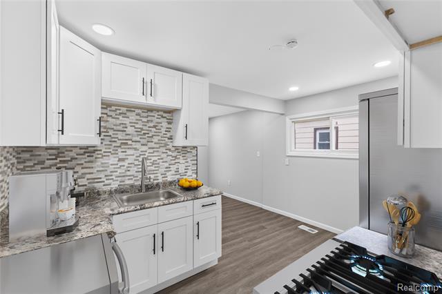 Builiding view seven for 1685 Merrill, Lincoln Park, MI. 48146