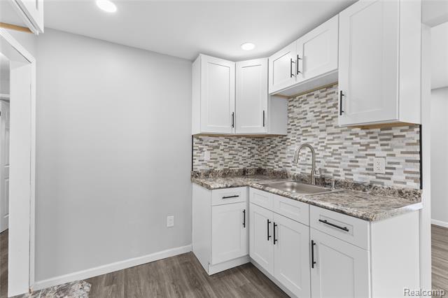 Builiding view ten for 1685 Merrill, Lincoln Park, MI. 48146