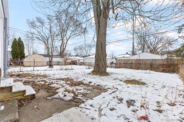 Builiding view twenty seven for 1685 Merrill, Lincoln Park, MI. 48146