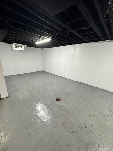 Builiding view twenty six for 1685 Merrill, Lincoln Park, MI. 48146