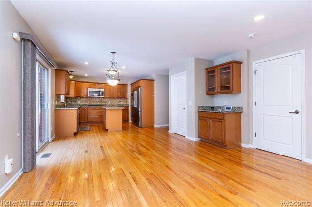 Builiding view five for 24975 Bloomfield, Novi, MI. 48375