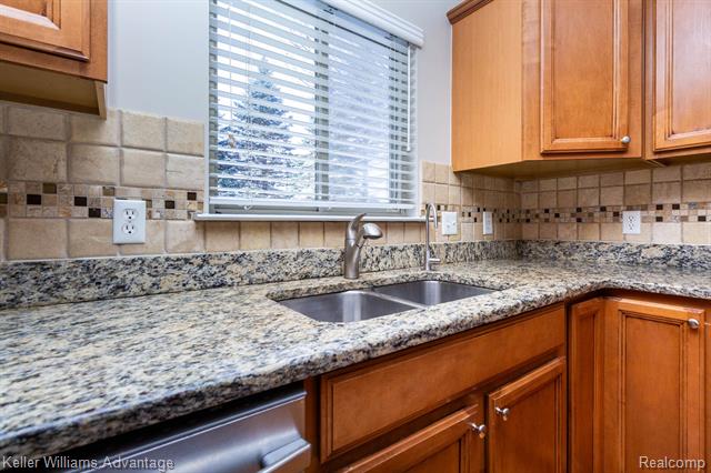 Builiding view nine for 24975 Bloomfield, Novi, MI. 48375