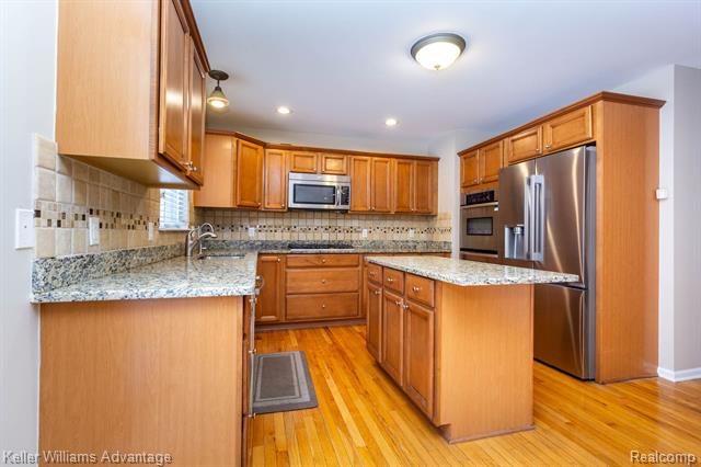 Builiding view seven for 24975 Bloomfield, Novi, MI. 48375