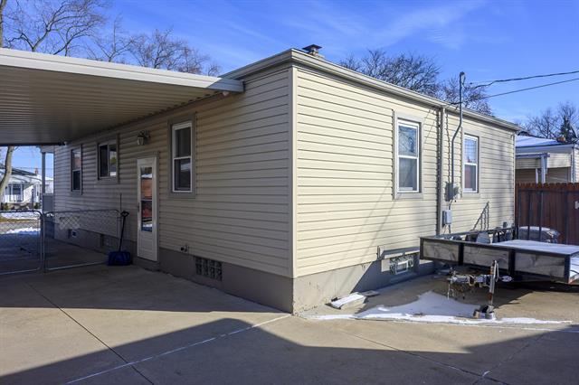 Builiding view eighteen for 483 Park, Lincoln Park, MI. 48146