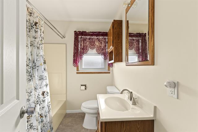 Builiding view eleven for 483 Park, Lincoln Park, MI. 48146