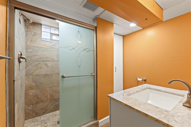 Builiding view sixteen for 483 Park, Lincoln Park, MI. 48146