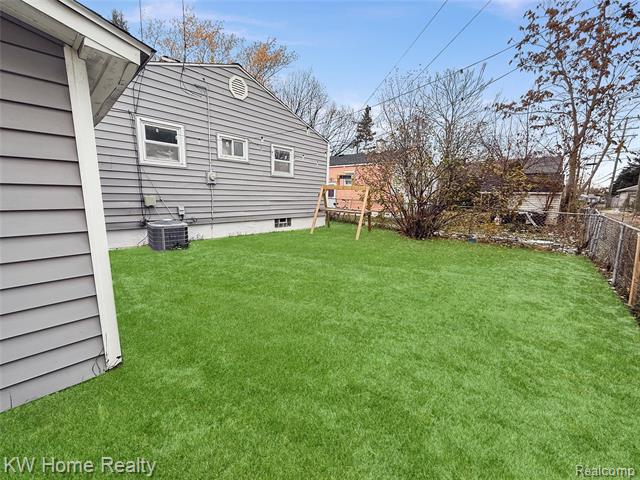 Builiding view sixteen for 4375 7Th, Ecorse, MI. 48229