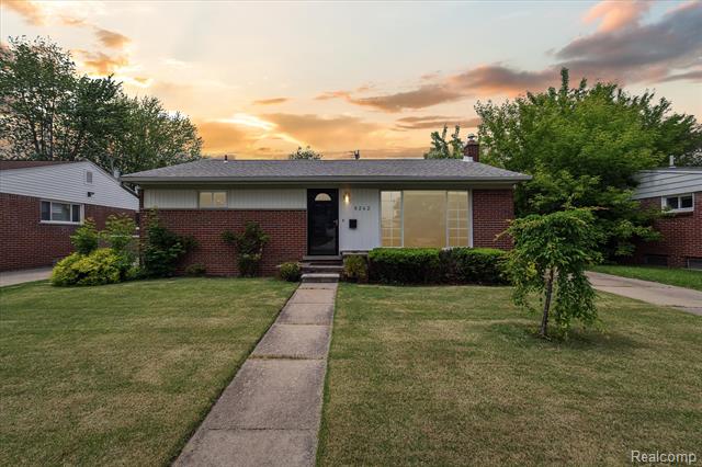 front view for 8242 Monroe, Taylor, Mi. 48180