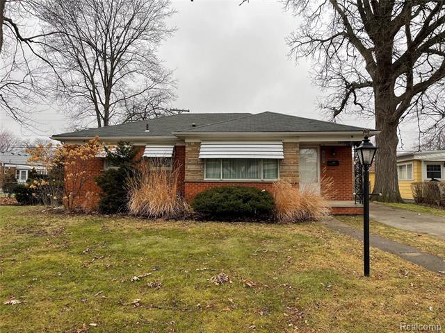 front view for 18722 Champaign, Allen Park, Mi. 48101