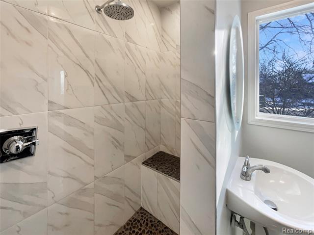 Builiding view fourteen for 22324 Wohlfeil, Taylor, MI. 48180