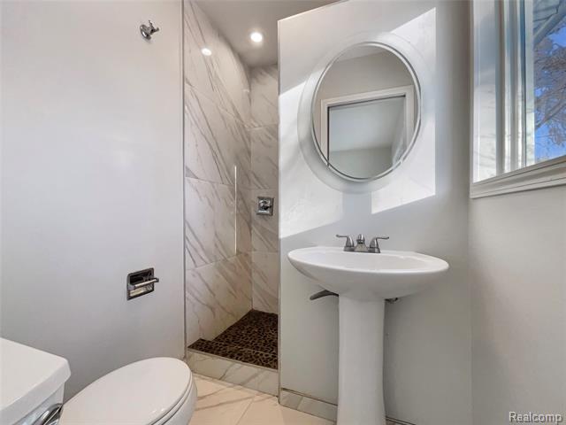 Builiding view thirteen for 22324 Wohlfeil, Taylor, MI. 48180