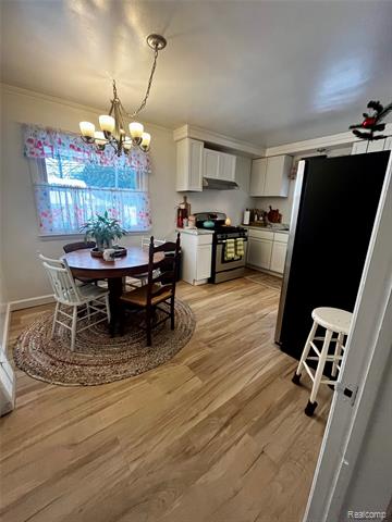 Builiding view fourteen for 15854 Englewood, Allen Park, MI. 48101