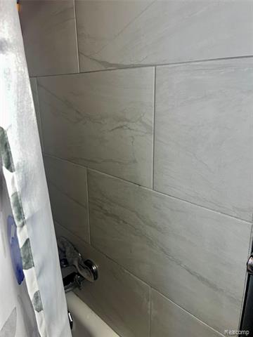 Builiding view nine for 15854 Englewood, Allen Park, MI. 48101