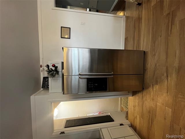 Builiding view seventeen for 15854 Englewood, Allen Park, MI. 48101