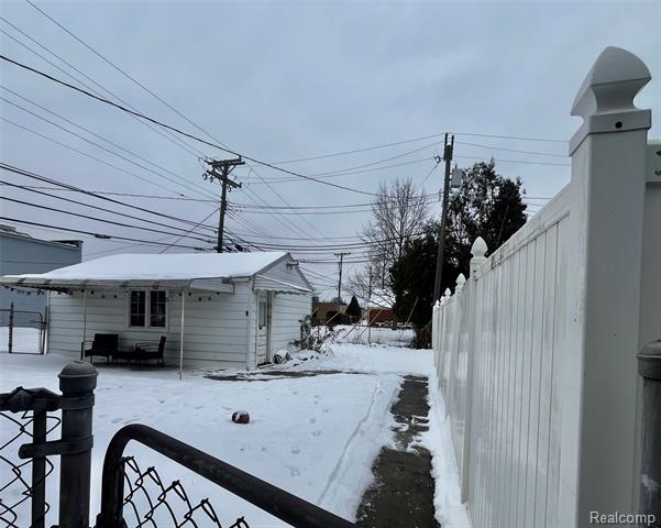 Builiding view twenty six for 15854 Englewood, Allen Park, MI. 48101