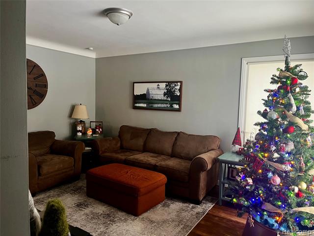 Builiding view two for 15854 Englewood, Allen Park, MI. 48101