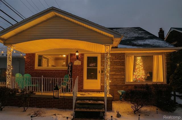 front view for 15854 Englewood, Allen Park, Mi. 48101