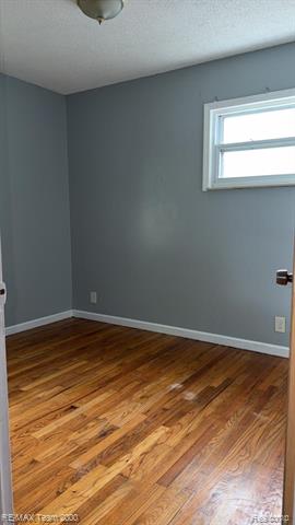 Builiding view eight for 8094 Oak, Taylor, MI. 48180