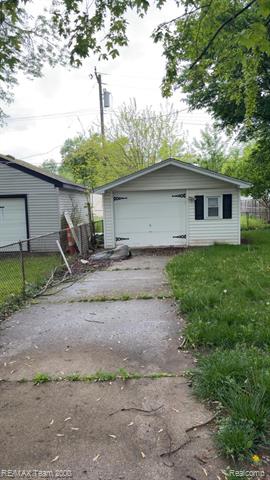 Builiding view one for 8094 Oak, Taylor, MI. 48180