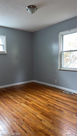 Builiding view seven for 8094 Oak, Taylor, MI. 48180