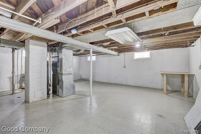 Builiding view eighteen for 967 E Shevlin, Hazel Park, MI. 48030