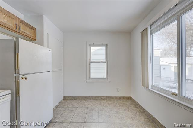 Builiding view seven for 967 E Shevlin, Hazel Park, MI. 48030