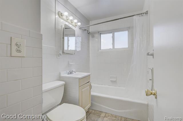 Builiding view ten for 967 E Shevlin, Hazel Park, MI. 48030