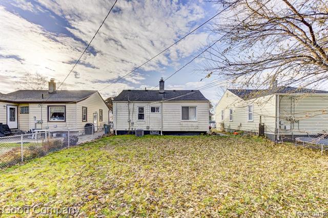 Builiding view twenty four for 967 E Shevlin, Hazel Park, MI. 48030