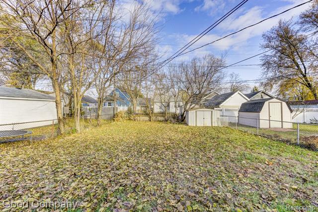 Builiding view twenty three for 967 E Shevlin, Hazel Park, MI. 48030