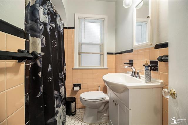 Builiding view eight for 15792 Oceana, Allen Park, MI. 48101