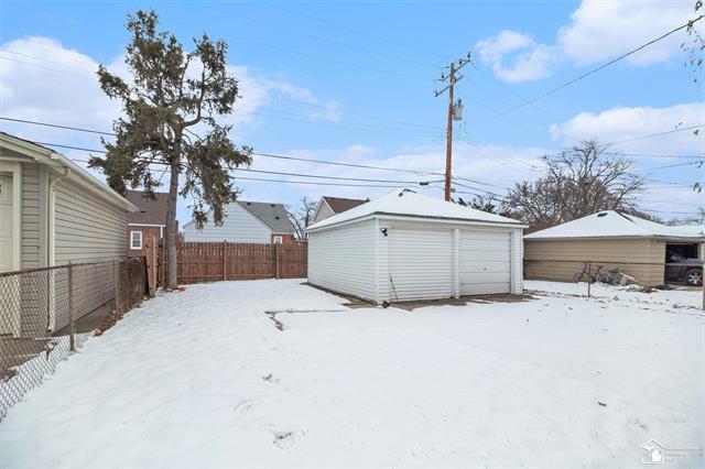 Builiding view thirteen for 15792 Oceana, Allen Park, MI. 48101