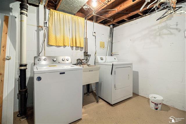 Builiding view twelve for 15792 Oceana, Allen Park, MI. 48101