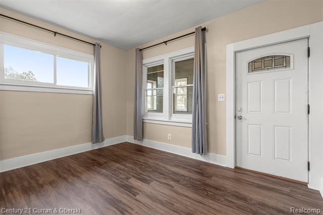 Builiding view eight for 239 White, Ecorse, MI. 48229