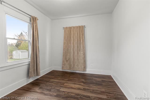 Builiding view eighteen for 239 White, Ecorse, MI. 48229