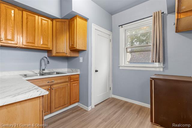 Builiding view fifteen for 239 White, Ecorse, MI. 48229