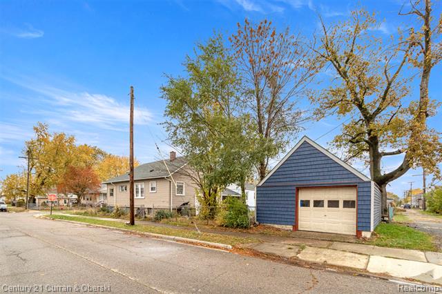 Builiding view forty two for 239 White, Ecorse, MI. 48229