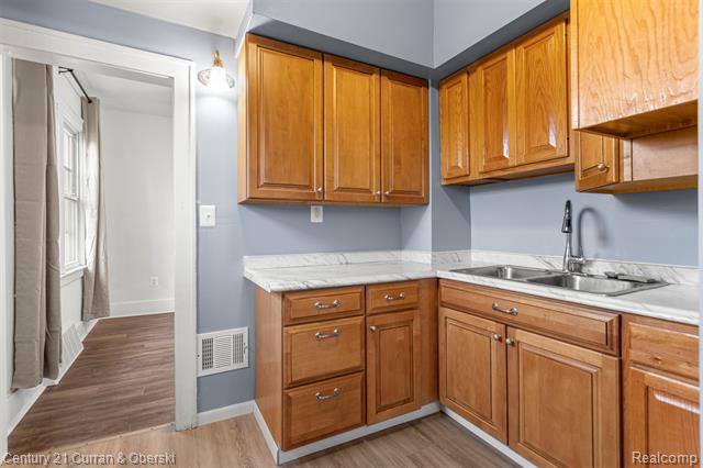 Builiding view fourteen for 239 White, Ecorse, MI. 48229