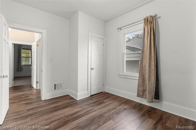 Builiding view nineteen for 239 White, Ecorse, MI. 48229