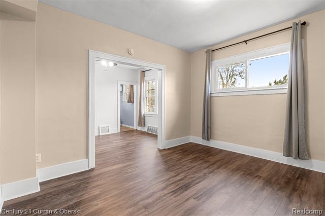 Builiding view seven for 239 White, Ecorse, MI. 48229