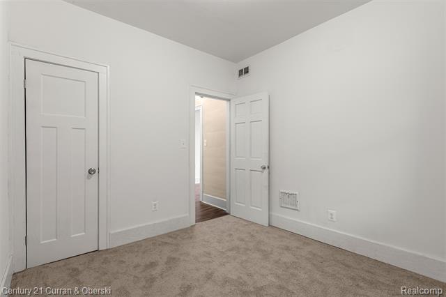 Builiding view seventeen for 239 White, Ecorse, MI. 48229