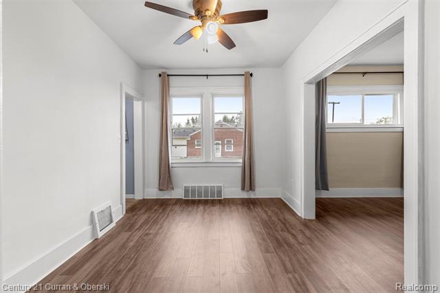 Builiding view ten for 239 White, Ecorse, MI. 48229