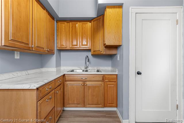 Builiding view thirteen for 239 White, Ecorse, MI. 48229