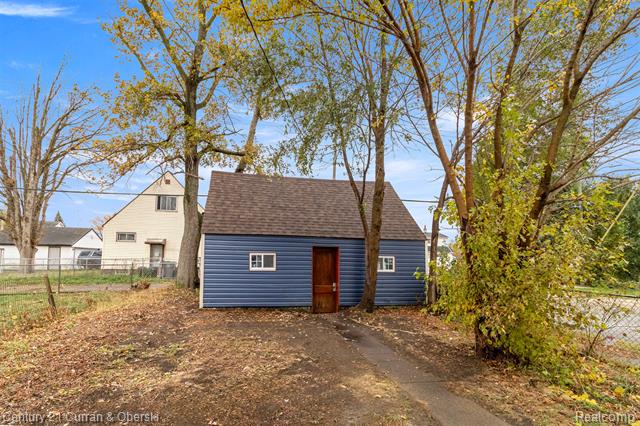 Builiding view thirty six for 239 White, Ecorse, MI. 48229