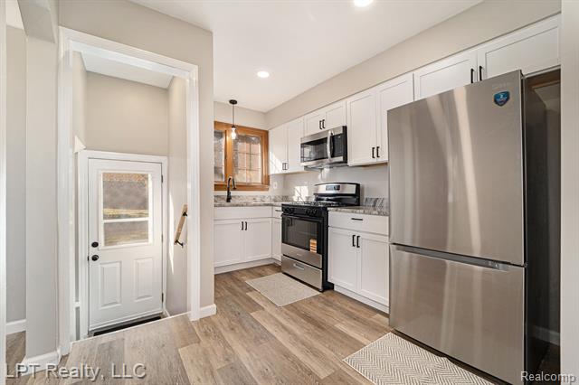 Builiding view eleven for 16546 Philomene, Allen Park, MI. 48101