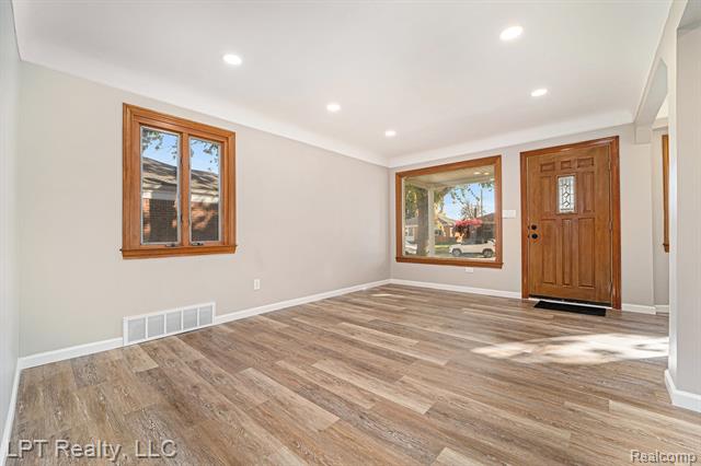 Builiding view four for 16546 Philomene, Allen Park, MI. 48101