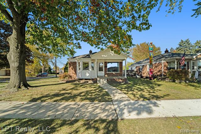 Builiding view one for 16546 Philomene, Allen Park, MI. 48101