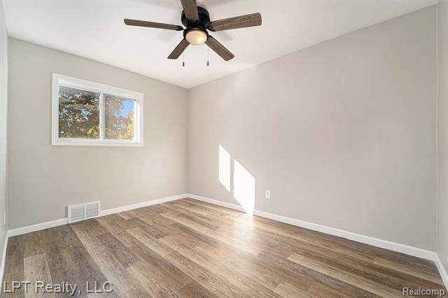 Builiding view sixteen for 16546 Philomene, Allen Park, MI. 48101