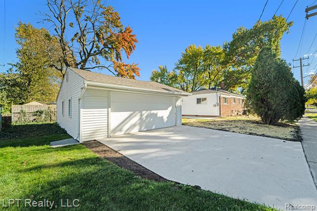 Builiding view twenty seven for 16546 Philomene, Allen Park, MI. 48101