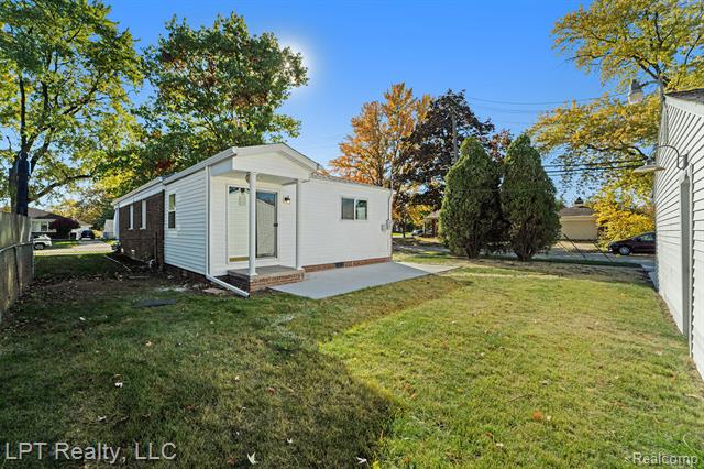 Builiding view twenty six for 16546 Philomene, Allen Park, MI. 48101